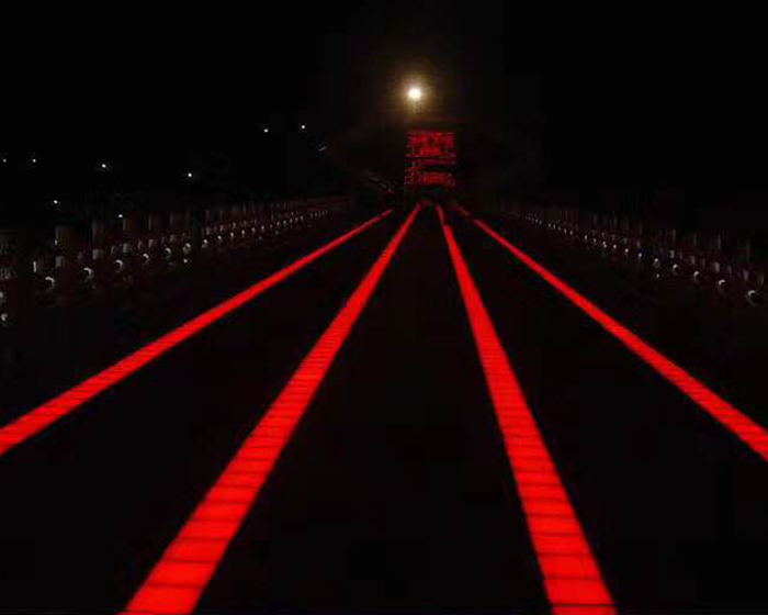 發光地（dì）磚（zhuān）燈